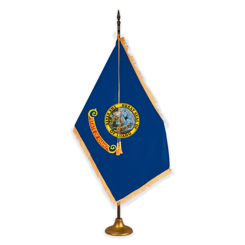 9’ Idaho Indoor Oak Pole Set with Metal Accessories