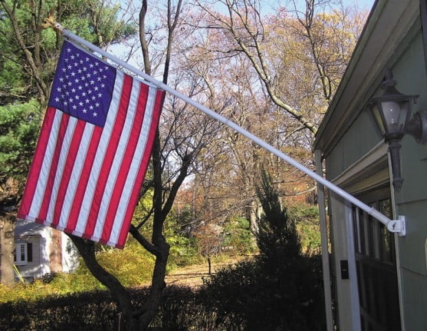 5' Spinning American Flag Set - White