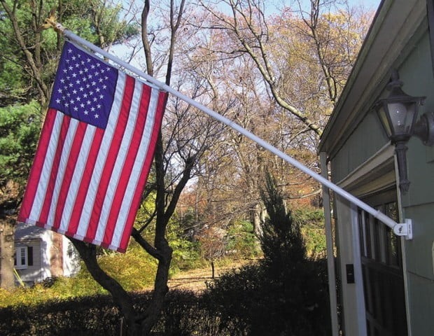 6' Spinning American Flag Set - White